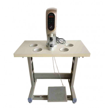 Máy dập cúc JIAKE